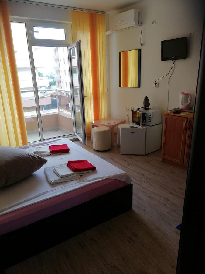 Apartament Janet Apartment Pomorie Exterior photo